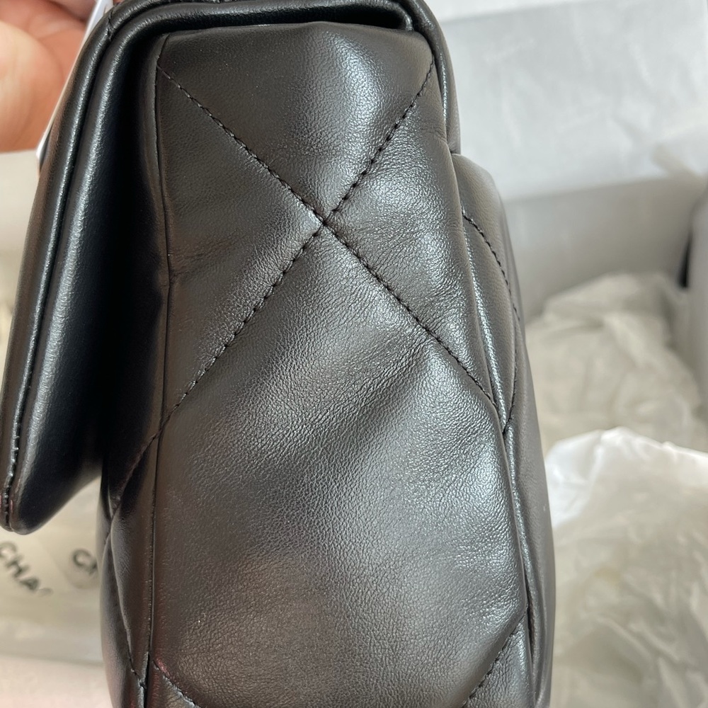 NEW CHANEL19 22B Black Lambskin Small Flap Bag Mix Hardware w/receipt - Picture 9 of 15
